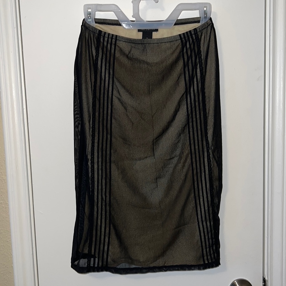 ✨3 FOR $15 SALE✨ The Limited Skirt
